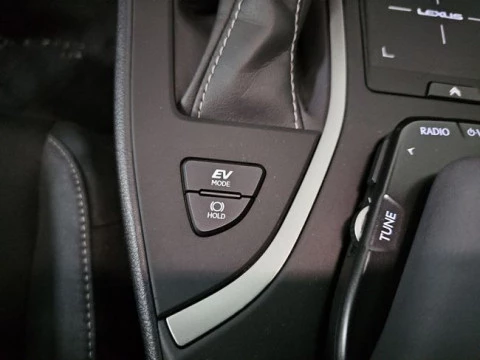 Lexus UX 2.0 250h Business