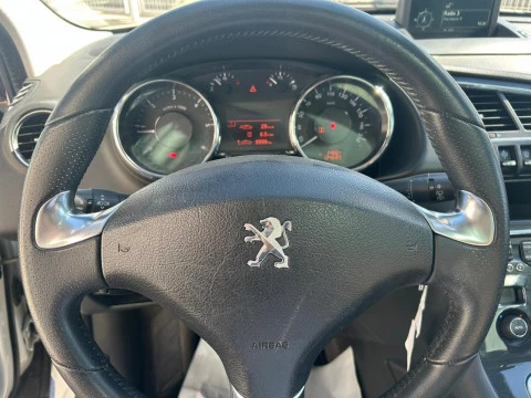 Peugeot 3008 Allure 1.6 BlueHDI 120 FAP