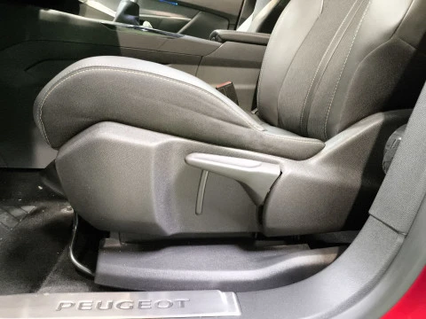 Peugeot 3008 PureTech 130 SANDS GT Line 96 kW (130 CV)