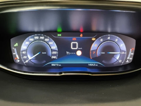 Peugeot 3008 PureTech 130 SANDS GT Line 96 kW (130 CV)