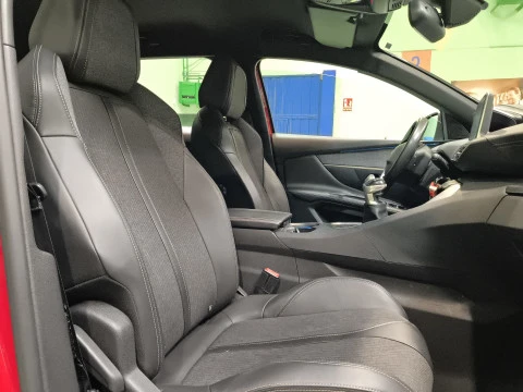 Peugeot 3008 PureTech 130 SANDS GT Line 96 kW (130 CV)