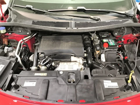 Peugeot 3008 PureTech 130 SANDS GT Line 96 kW (130 CV)