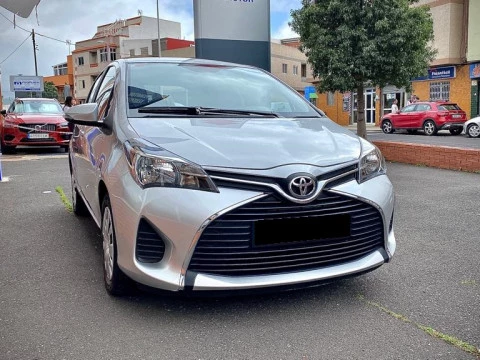 Toyota Yaris 1.3 100 Active Toyota Yaris 1.3 100 Active