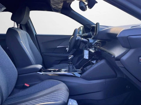 Peugeot 2008 Allure Gasolina 100 S&S 6 Vel. MAN