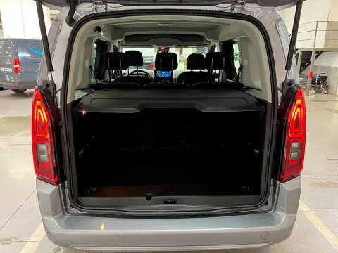 Opel Combo 1.5 TD 74KW SWB 4P Opel Combo 1.5 TD 74KW SWB 4P