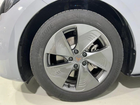 Cupra Born 58 kWh 150 kW (204 CV)