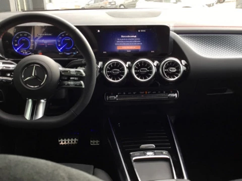 Mercedes-Benz EQA  250+ + AMG Line