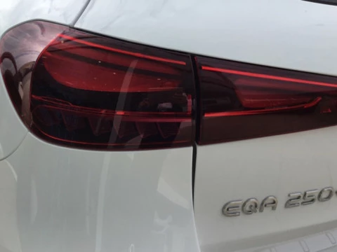 Mercedes-Benz EQA  250+ + AMG Line