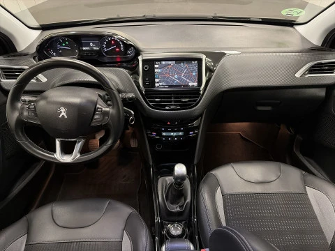 Peugeot 2008 BlueHDI 120 Allure 88 kW (120 CV)