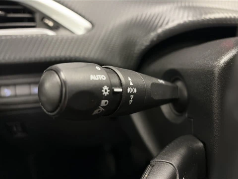 Peugeot 2008 BlueHDI 120 Allure 88 kW (120 CV)