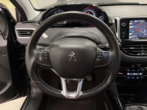 Peugeot 2008 BlueHDI 120 Allure 88 kW (120 CV)