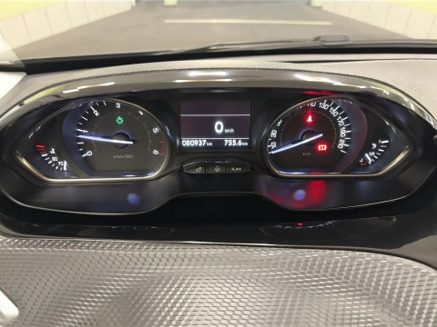 Peugeot 2008 BlueHDI 120 Allure 88 kW (120 CV)