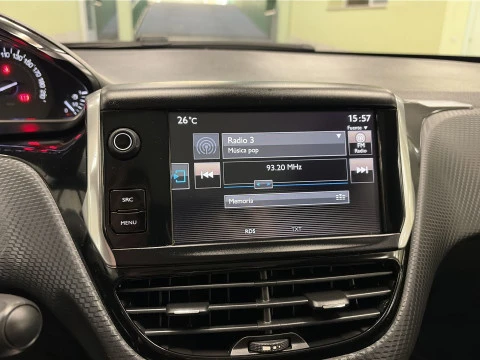 Peugeot 2008 BlueHDI 120 Allure 88 kW (120 CV)
