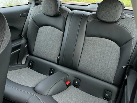 MINI Cooper  100 kW (136 CV)