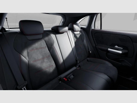 Mercedes-Benz GLA  250 e con tecnologia hibrida EQ