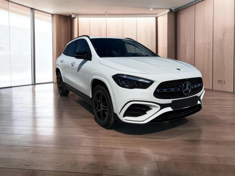 Mercedes-Benz GLA  250 e con tecnologia hibrida EQ