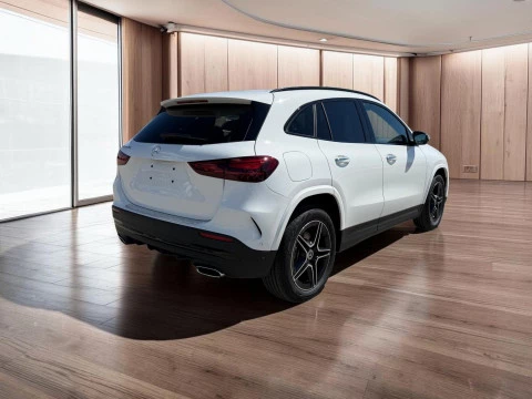 Mercedes-Benz GLA  250 e con tecnologia hibrida EQ