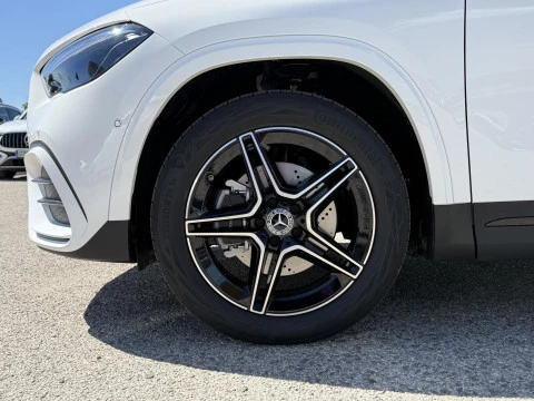 Mercedes-Benz GLA  250 e con tecnologia hibrida EQ