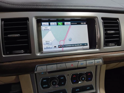 Jaguar XF 2.2 DIESEL PREMIUM LUXURY