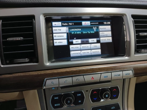 Jaguar XF 2.2 DIESEL PREMIUM LUXURY