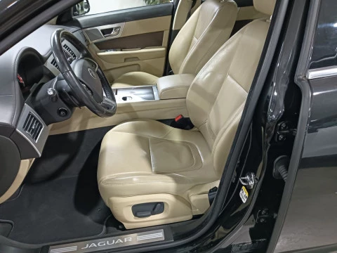 Jaguar XF 2.2 DIESEL PREMIUM LUXURY
