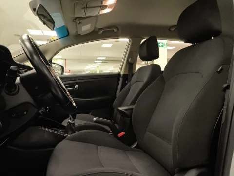 Kia Carens 1.6 GDi Concept 99 kW (135 CV)