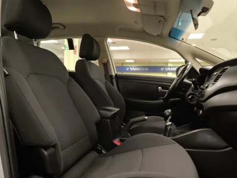 Kia Carens 1.6 GDi Concept 99 kW (135 CV)