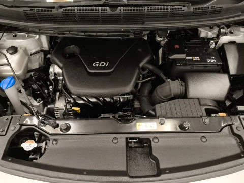 Kia Carens 1.6 GDi Concept 99 kW (135 CV)