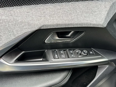 Peugeot 5008 Hybrid 1.2 GT eDCS6 100 kW (136 CV)