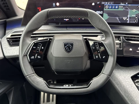 Peugeot 5008 Hybrid 1.2 GT eDCS6 100 kW (136 CV)