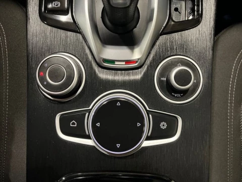 Alfa Romeo Stelvio 2.2 Diesel 118kW (160CV) SUPER RWD