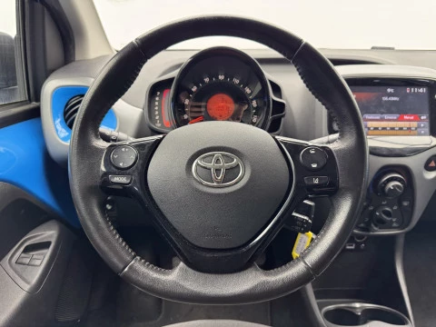 Toyota Aygo 1.0 70 x-play