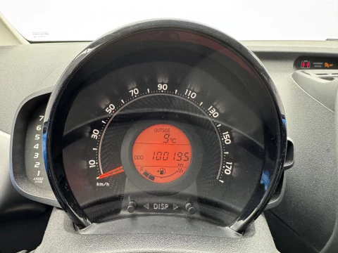 Toyota Aygo 1.0 70 x-play