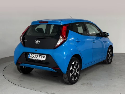 Toyota Aygo 1.0 70 x-play