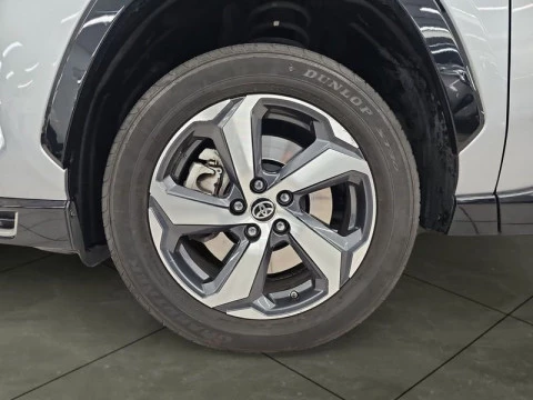Toyota Rav4 2.5l PLUG-IN 300PH (e-CVT) Advance