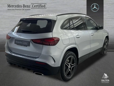 Mercedes-Benz GLA 250 e con tecnología híbrida EQ