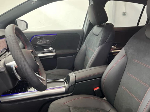 Mercedes-Benz GLA 250 e con tecnología híbrida EQ