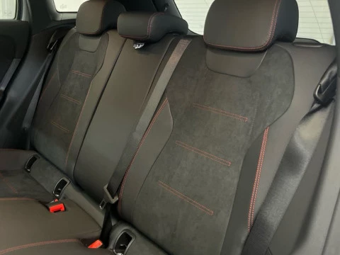 Mercedes-Benz GLA 250 e con tecnología híbrida EQ