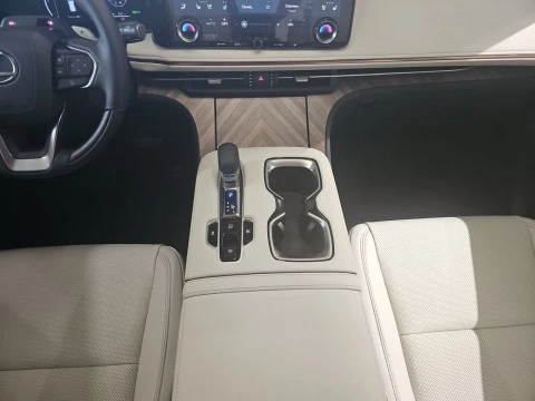 Lexus LM 350h Luxury Light Beige 6 plazas