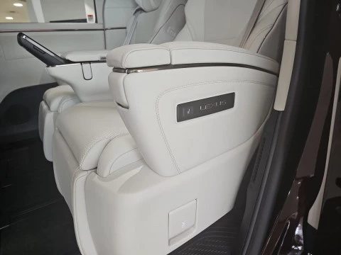 Lexus LM 350h Luxury Light Beige 6 plazas