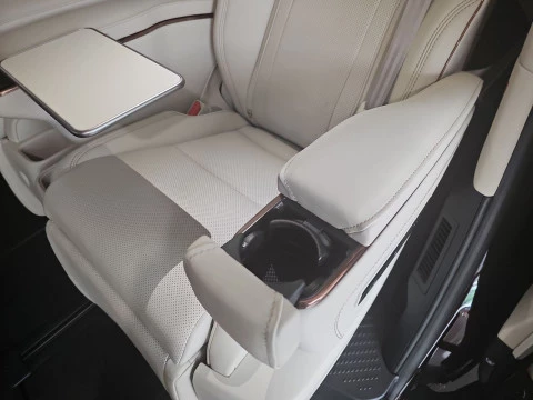 Lexus LM 350h Luxury Light Beige 6 plazas