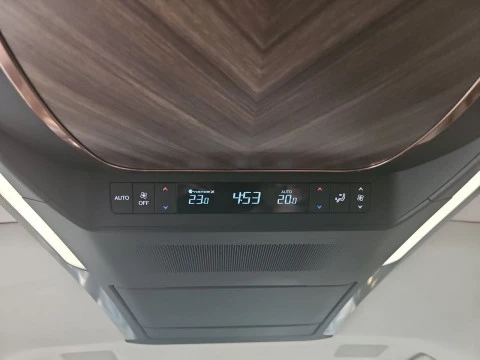 Lexus LM 350h Luxury Light Beige 6 plazas