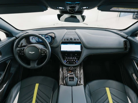 Aston Martin DBX 707 V8