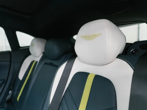 Aston Martin DBX 707 V8