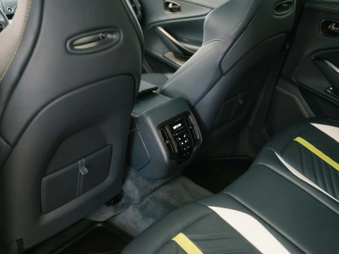 Aston Martin DBX 707 V8