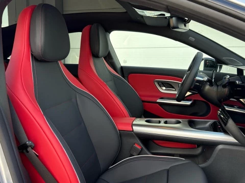 Mercedes-Benz CLA  250+ con tecnologia EQ