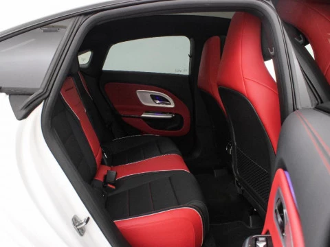 Mercedes-Benz CLA 1.5 CLA 180 MHEV DCT 136 4P