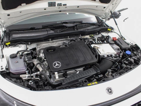 Mercedes-Benz CLA 1.5 CLA 180 MHEV DCT 136 4P