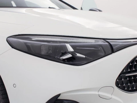 Mercedes-Benz CLA 1.5 CLA 180 MHEV DCT 136 4P