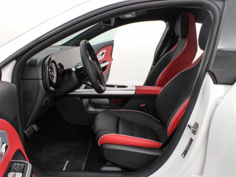 Mercedes-Benz CLA 1.5 CLA 180 MHEV DCT 136 4P